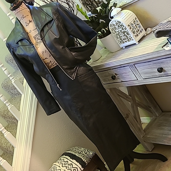 Cropped leather jacket - Picture 7 of 7